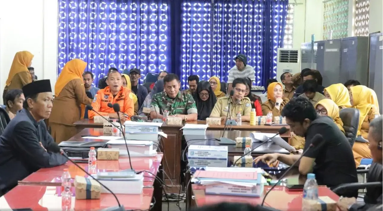 Rapat Dengar Pendapat (RDP) di DPRD terkait kasus tragedi Apparalang. Foto Thiscover.ID